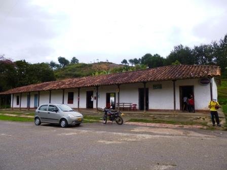 CASA COLONIAL VEREDA LA PEÑA DE CURITI 749