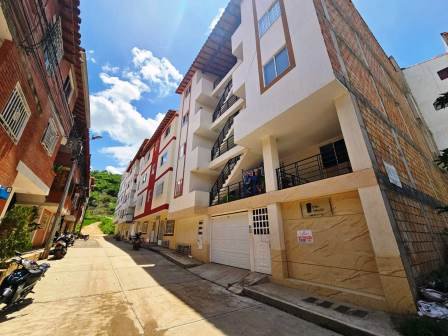 ARRIENDO APARTAMENTO  CIUDAD FUTURO 3 EDF VISTA AZUL  35151239