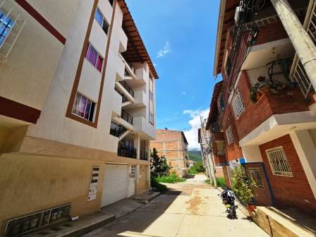 ARRIENDO APARTAMENTO  CIUDAD FUTURO 3 EDF VISTA AZUL  35151239