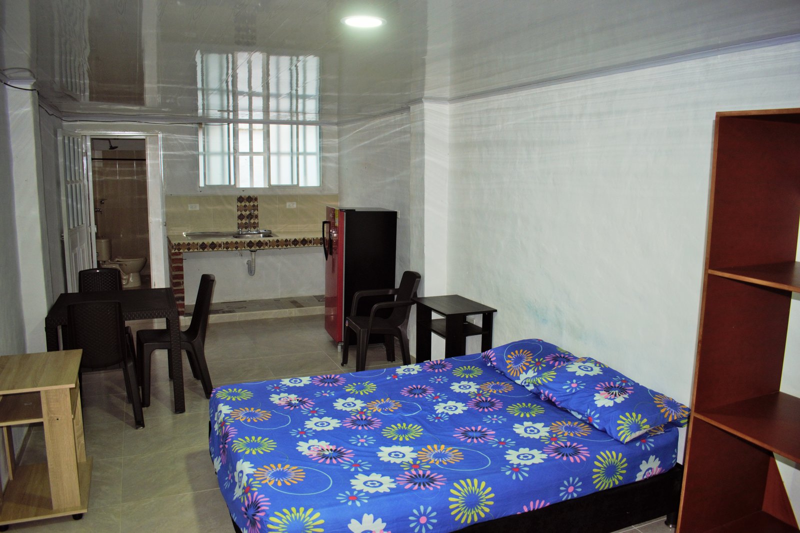 VENDO APARTAESTUDIO PRIMER PISO APTS91255