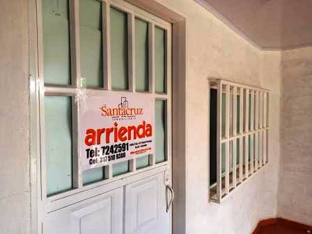 VENDO APARTAESTUDIO PRIMER PISO APTS91255