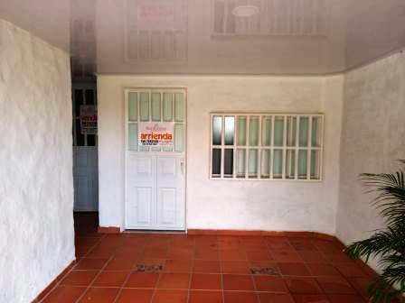 VENDO APARTAESTUDIO PRIMER PISO APTS91255