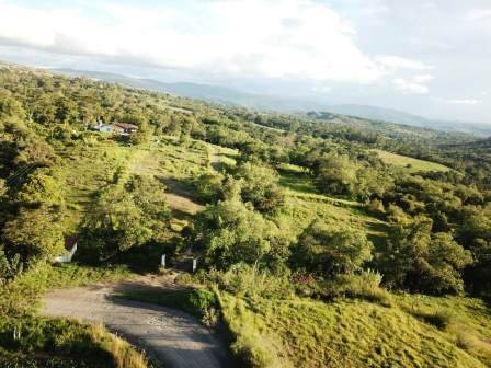 PARCELA CERCANA VÍA PAVIMENTADA  PC441322