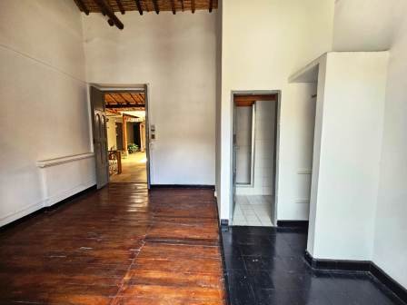 ARRIENDO OFICINA #8 ESQUINA DEL AGUILA SEGUNDO PISO 81407