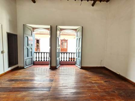 ARRIENDO OFICINA #9 ESQUINA DEL AGUILA SEGUNDO PISO 91408