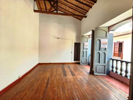 ARRIENDO OFICINA #9 ESQUINA DEL AGUILA SEGUNDO PISO 91408