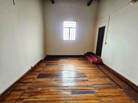 ARRIENDO OFICINA #10 ESQUINA DEL AGUILA SEGUNDO PISO 101409