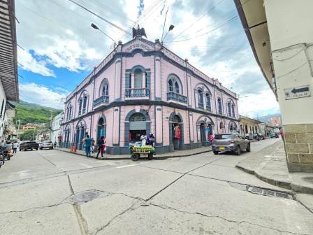 ARRIENDO OFICINA #11 ESQUINA DEL AGUILA SEGUNDO PISO 111410