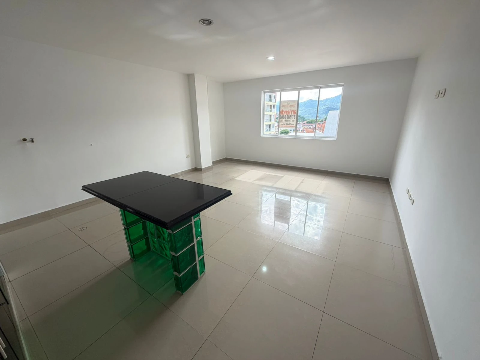 ARRIENDO APARTAESTUDIO MARIA AUXILIADORA  8891686