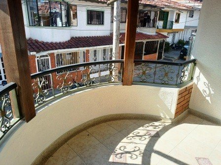 VENDO CASA - ROJAS PINILLA CS81806