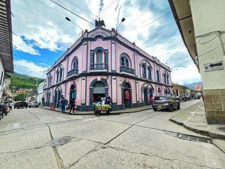 ARRIENDO OFICINA #13 ESQUINA DEL AGUILA SEGUNDO PISO 131847