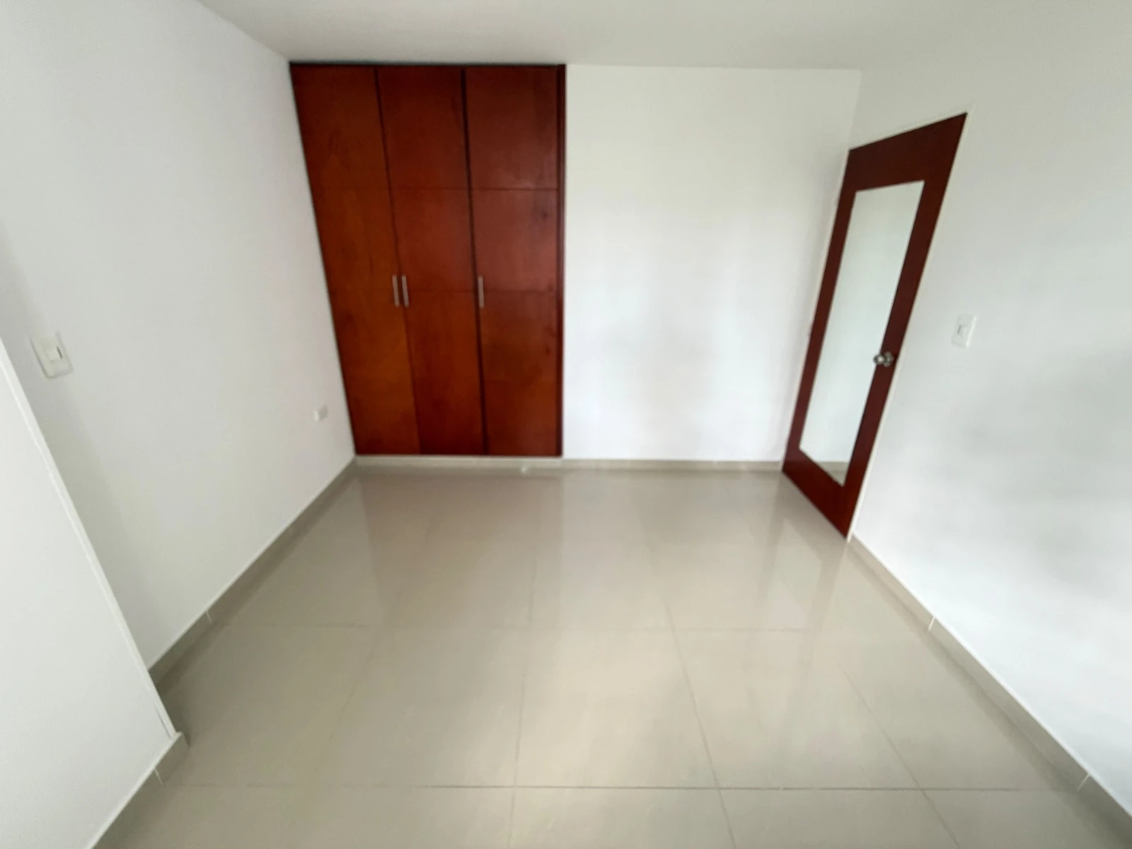 ARRIENDO APARTAMENTO - EDF. VILLA AURORA 39081868
