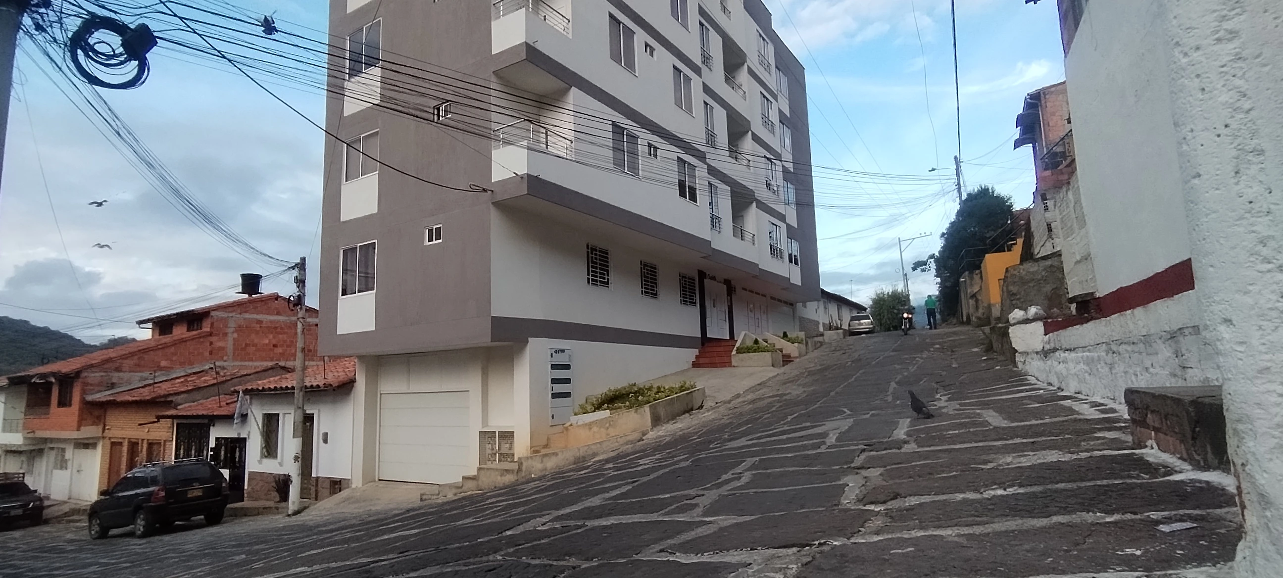 ARRIENDO APARTAMENTO CARLOS MARTINEZ - 1715