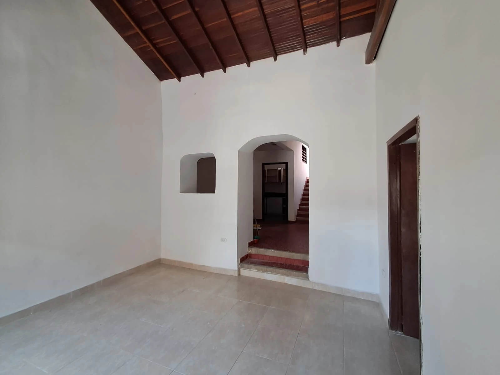 ARRIENDO CASA EN EL CENTRO - 1026