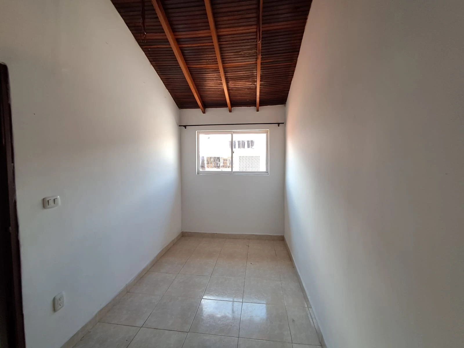 ARRIENDO CASA EN EL CENTRO - 1026