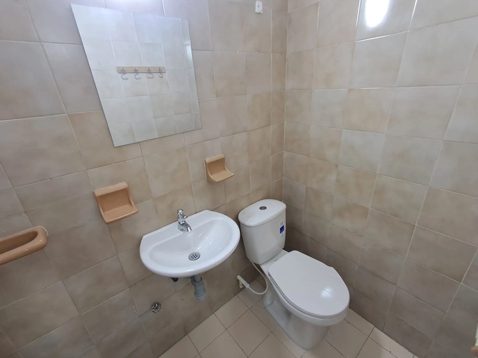 ARRIENDO LOCAL EN EL CENTRO  - 919