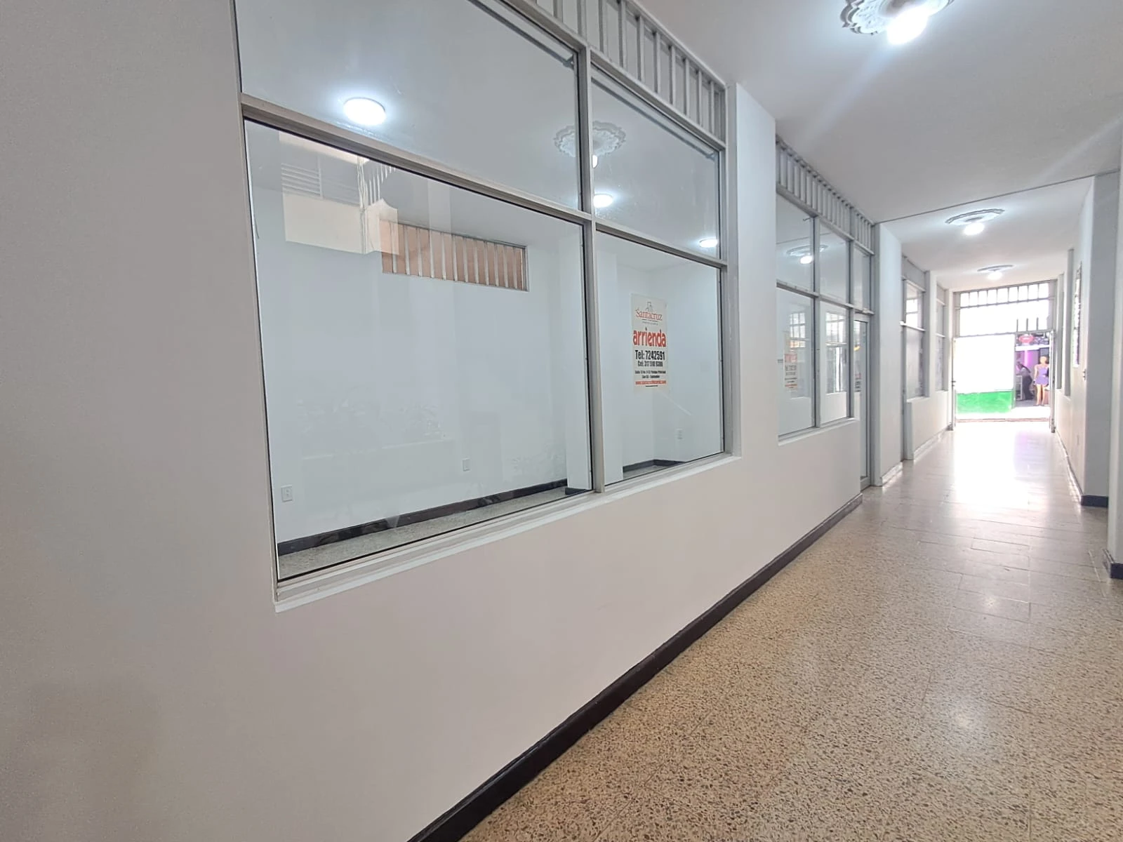 ARRIENDO LOCAL EN EL CENTRO  - 919