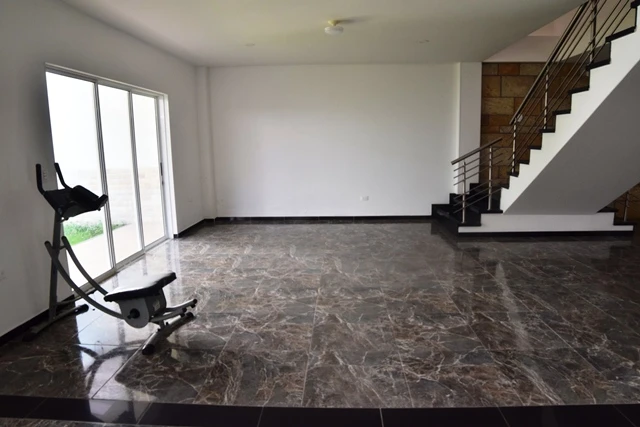 CASA EN ARRIENDO CONJ CERRADO  - C77