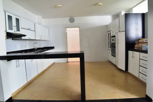 CASA EN ARRIENDO CONJ CERRADO  - C77