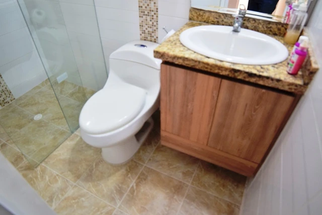 CASA EN ARRIENDO CONJ CERRADO  - C77