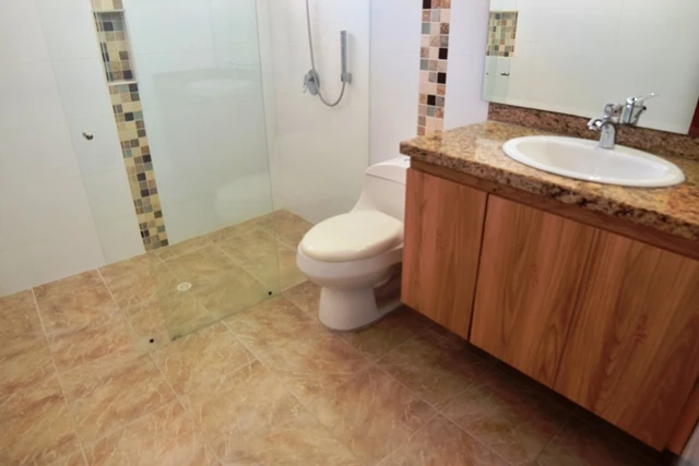 CASA EN ARRIENDO CONJ CERRADO  - C77