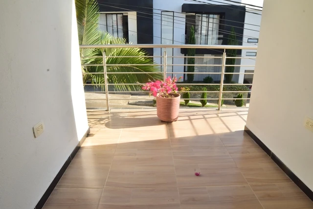 CASA EN ARRIENDO CONJ CERRADO  - C77