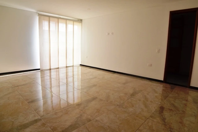 CASA EN ARRIENDO CONJ CERRADO  - C77