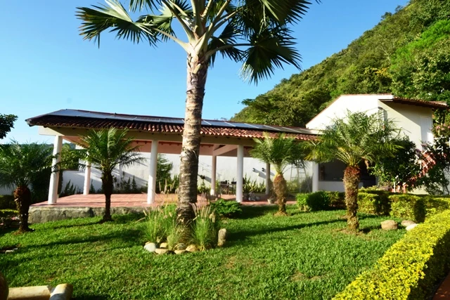 CASA EN ARRIENDO CONJ CERRADO  - C77