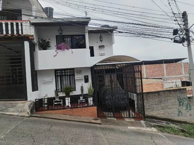 CASA EN VENTA  - CS18