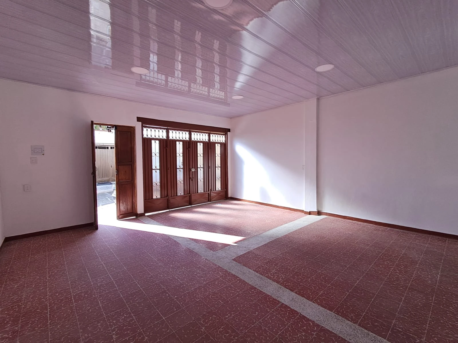 ARRIENDO CASA  - 547