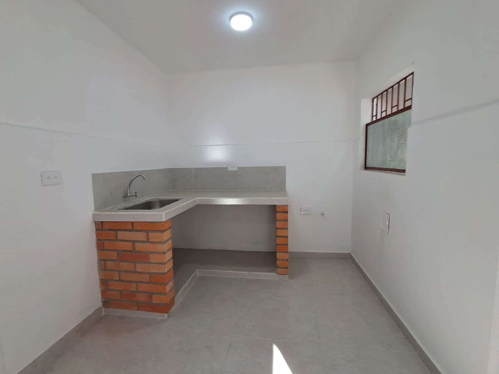 ARRIENDO CASA  - 547
