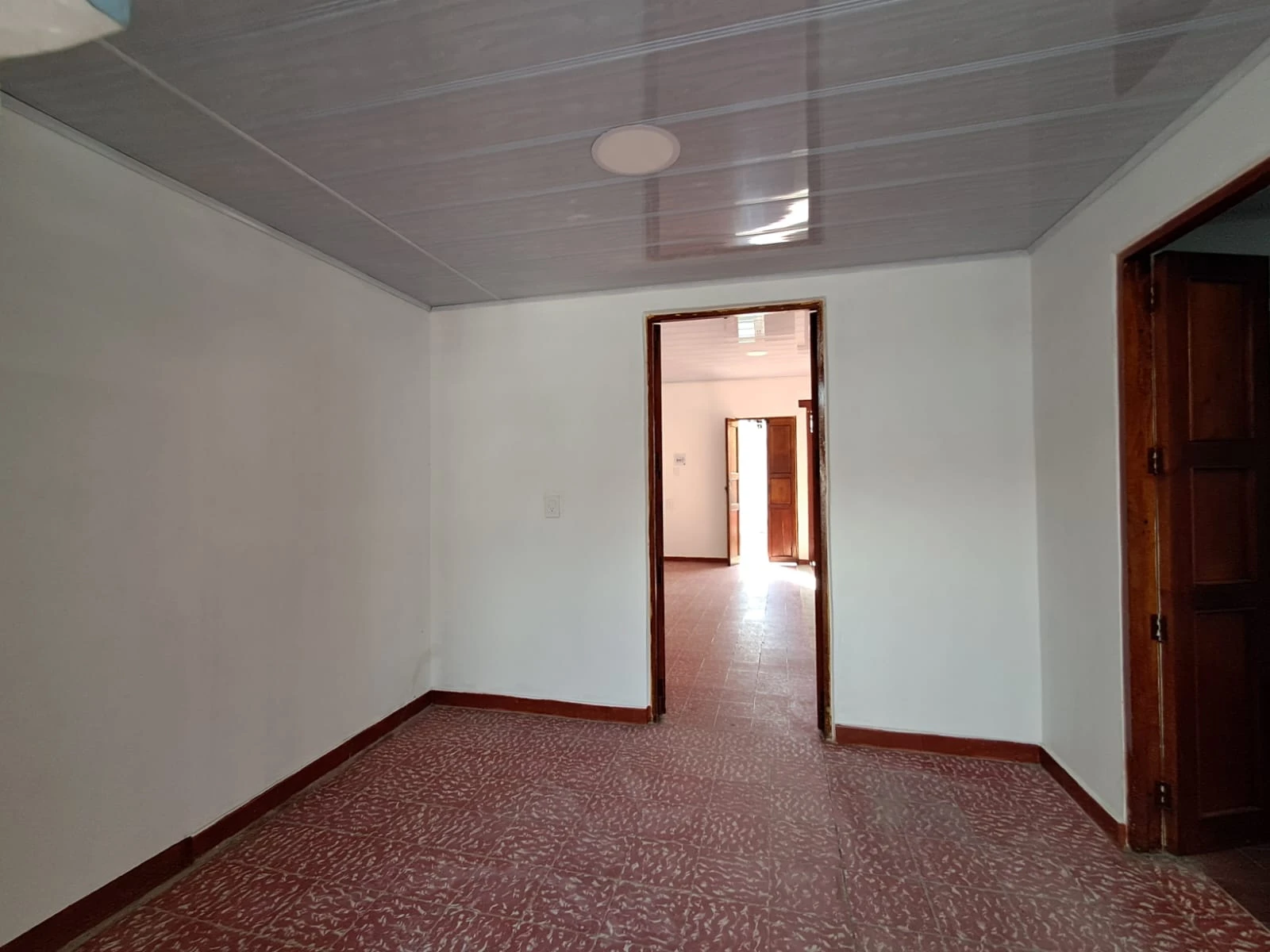 ARRIENDO CASA  - 547