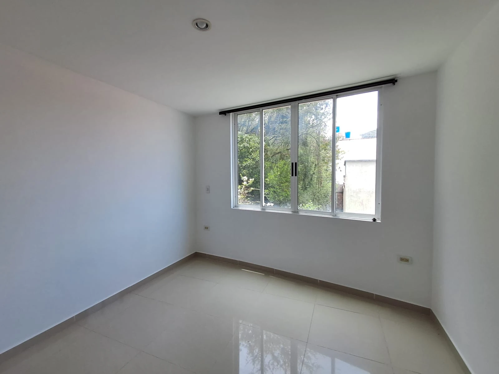 ARRIENDO APARTAMENTO EDIFICIO VILLA AURORA - 908