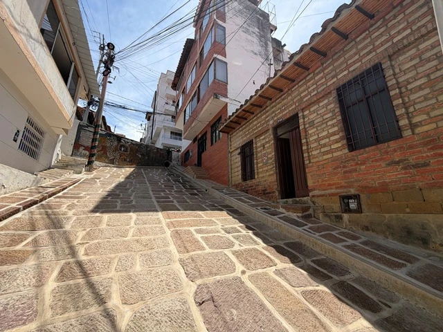 VENDO CASA BARRIO CENTRO  - CS5