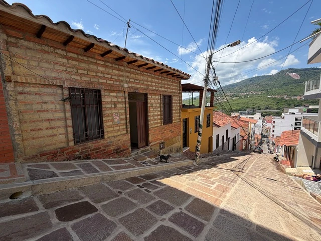 VENDO CASA BARRIO CENTRO  - CS5