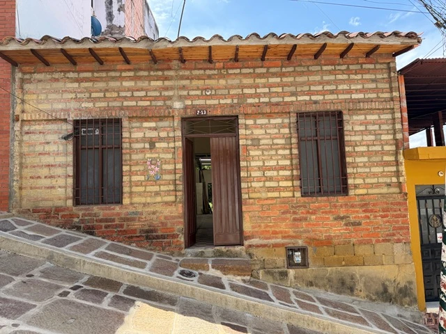 VENDO CASA BARRIO CENTRO  - CS5