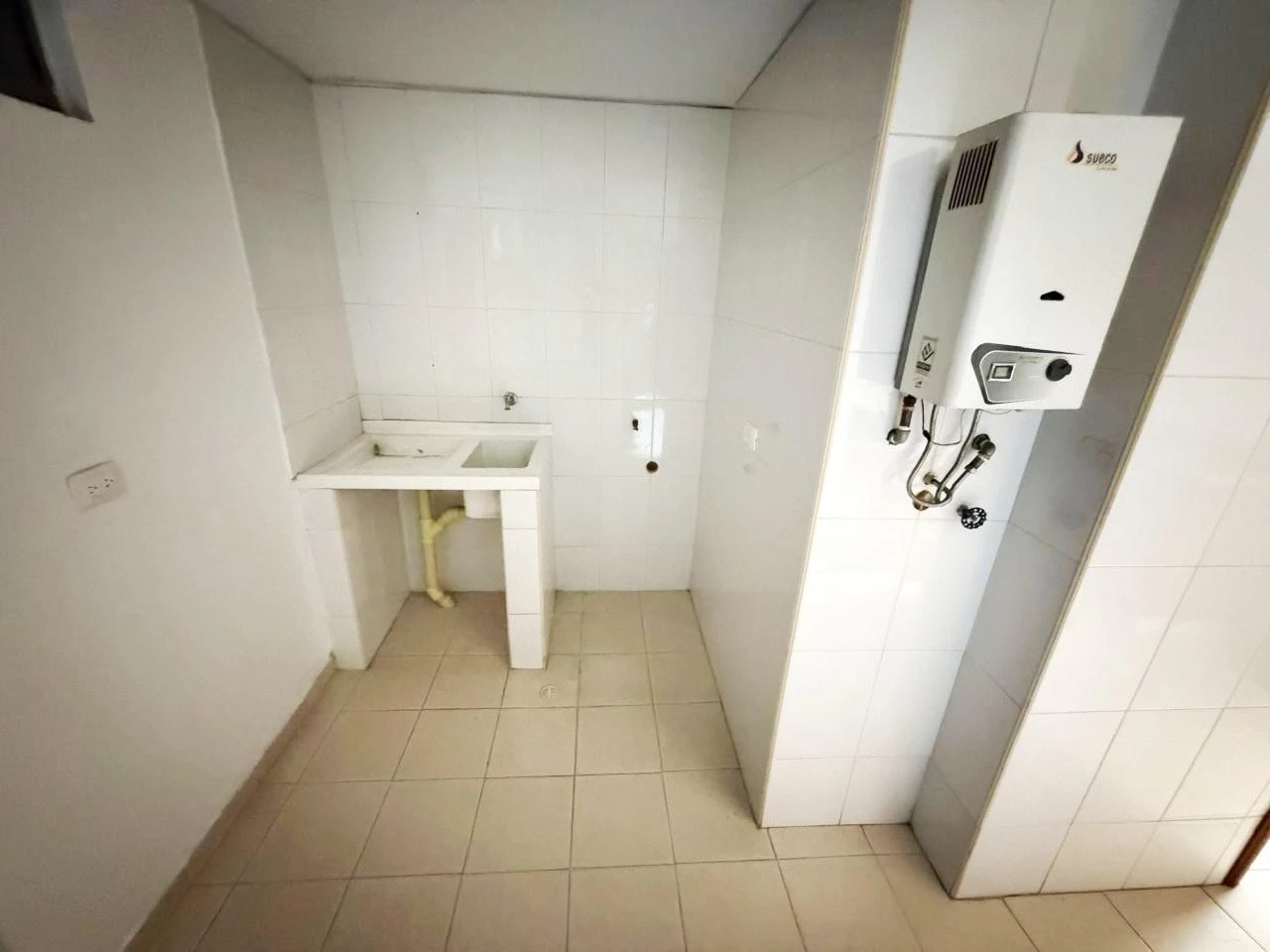 ARRIENDO APARTAMENTO ASCENSOR  - 871