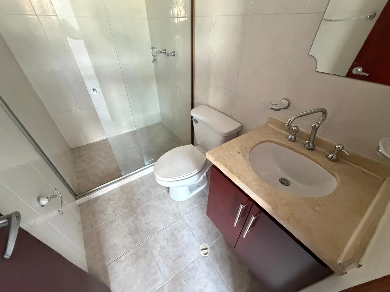 ARRIENDO APARTAMENTO ASCENSOR  - 871