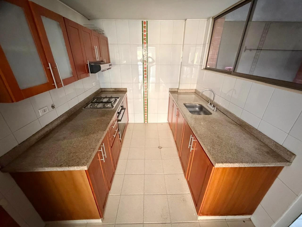 ARRIENDO APARTAMENTO ASCENSOR  - 871