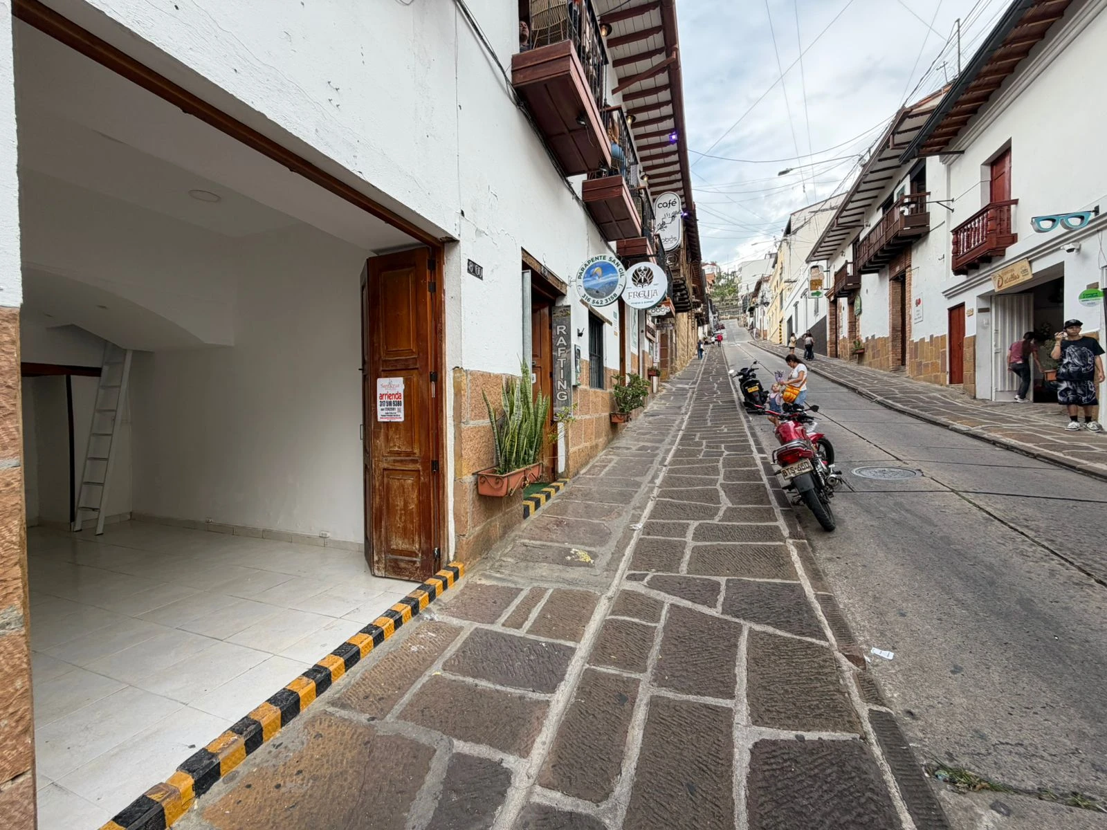 ARRIENDO LOCAL COMERCIAL CENTRO  - 860