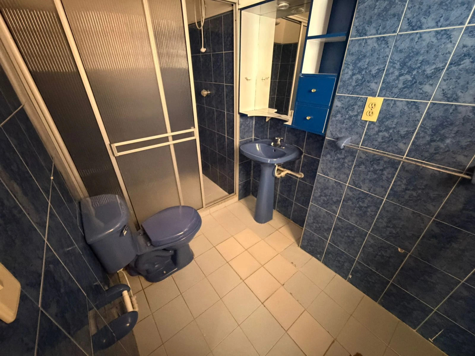 SE ARRIENDA CASA COMERCIAL  - 1020