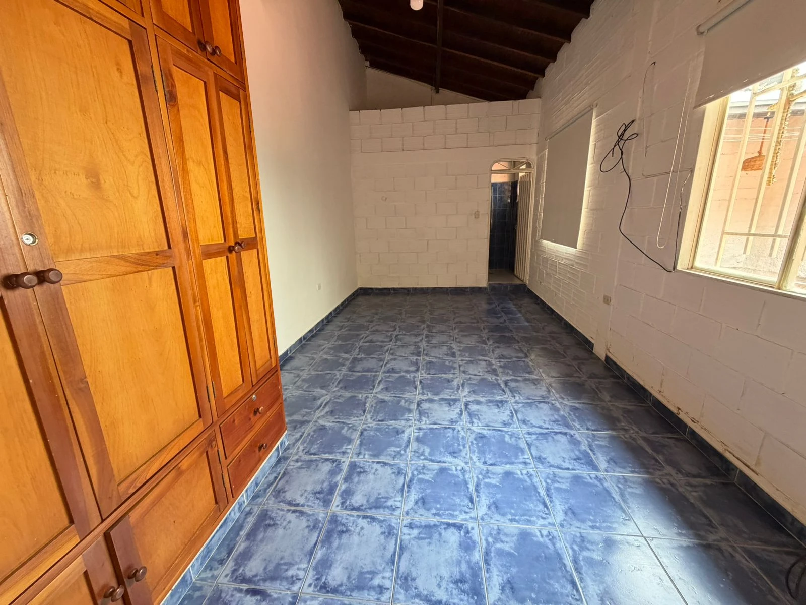 SE ARRIENDA CASA COMERCIAL  - 1020