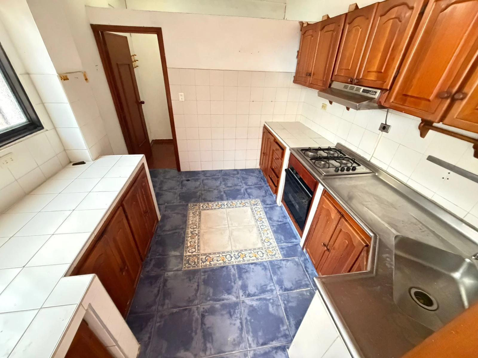 SE ARRIENDA CASA COMERCIAL  - 1020