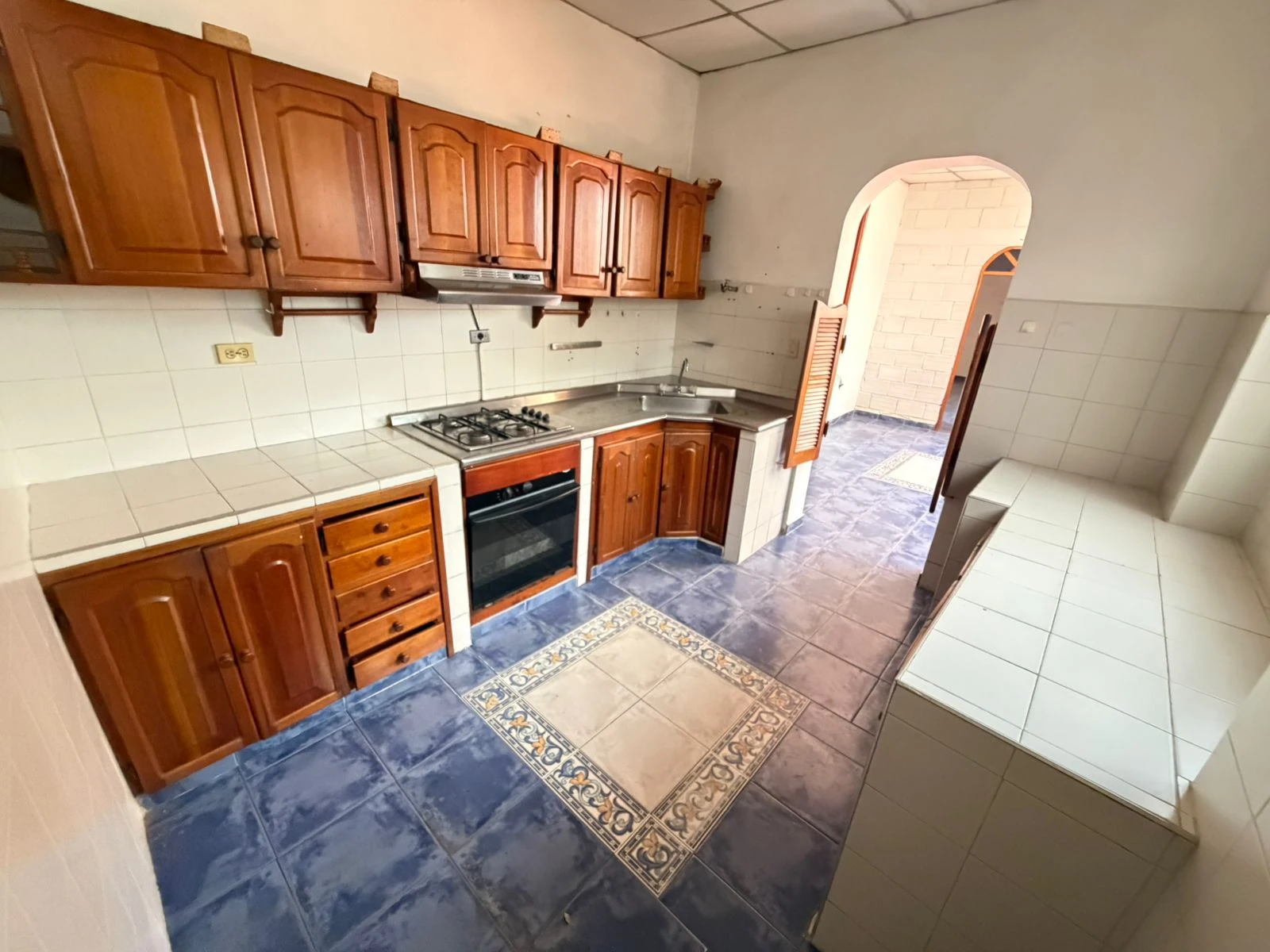 SE ARRIENDA CASA COMERCIAL  - 1020