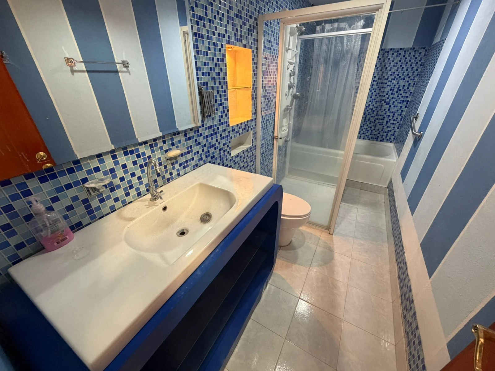 SE ARRIENDA CASA COMERCIAL  - 1020