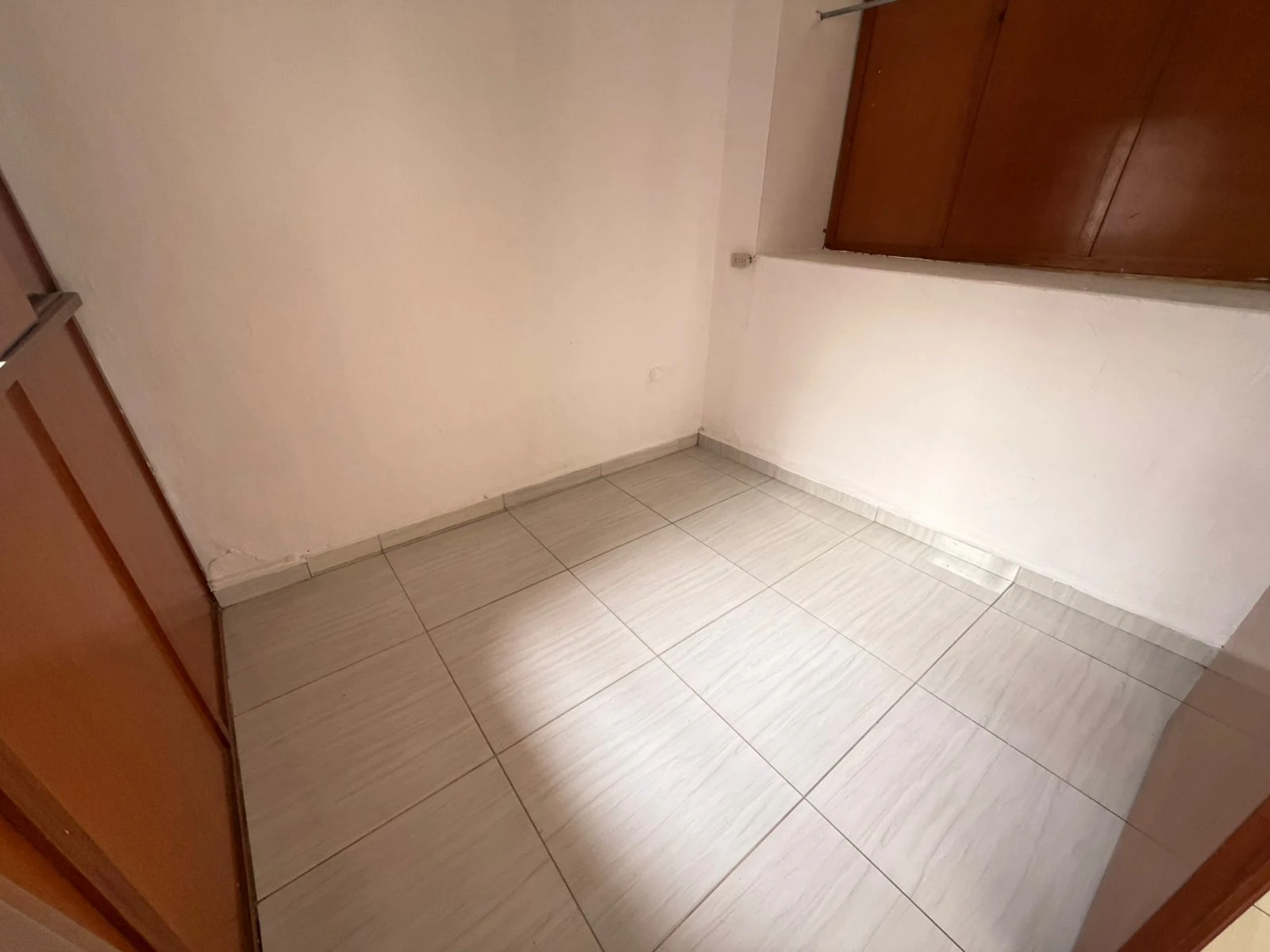 SE ARRIENDA CASA COMERCIAL  - 1020