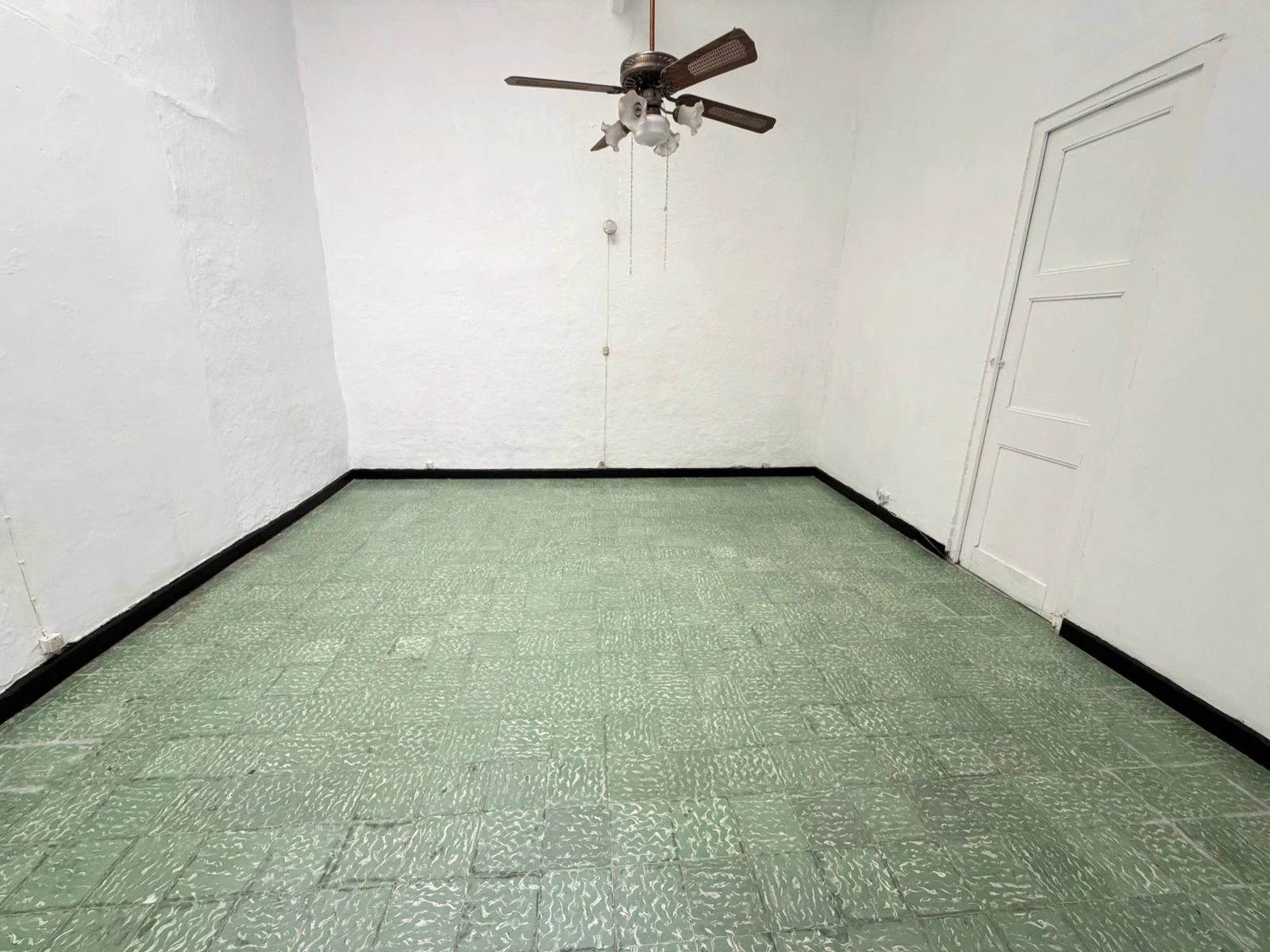 SE ARRIENDA CASA COMERCIAL  - 1020