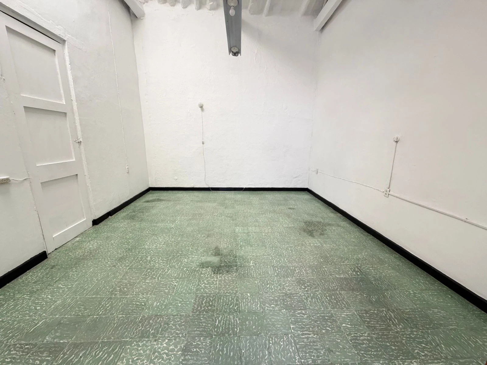 SE ARRIENDA CASA COMERCIAL  - 1020