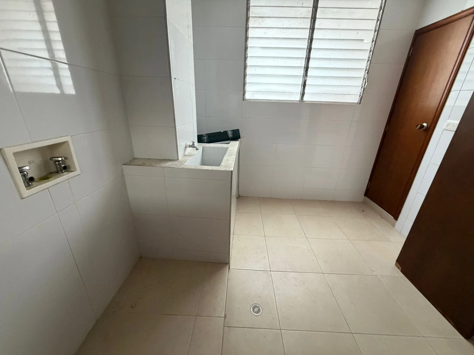 ARRIENDO APTO ZONA CENTRO  - 913