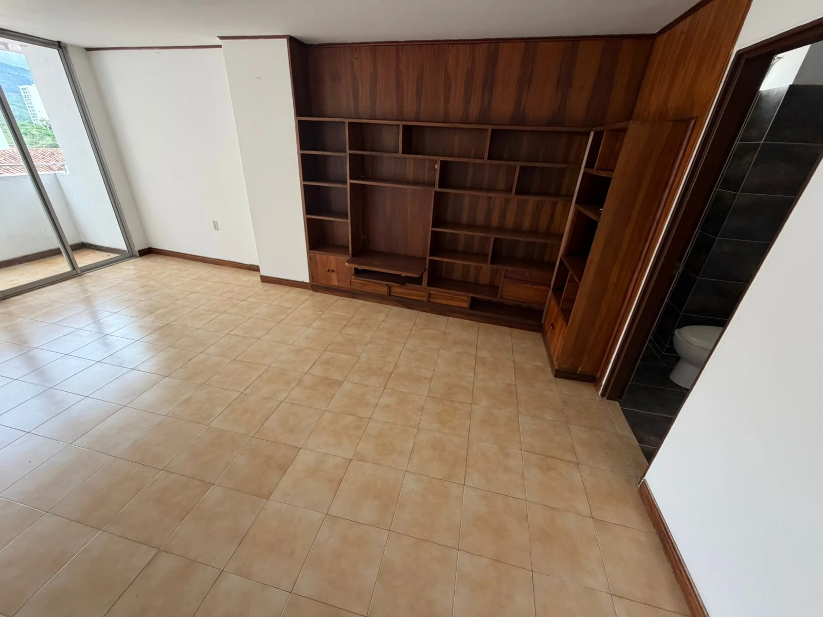 ARRIENDO APTO ZONA CENTRO  - 913
